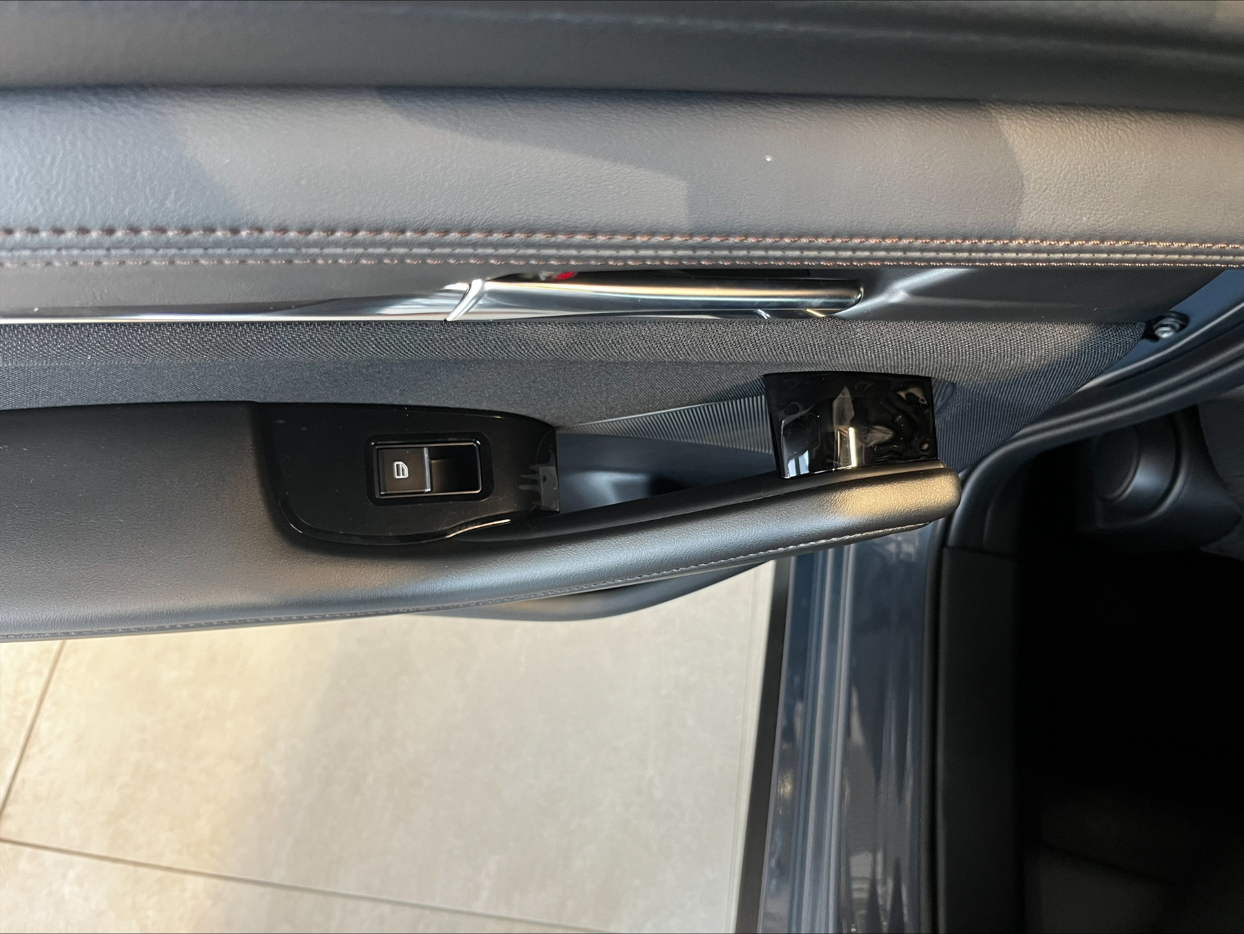 MAZDA 3 2.5L e-SKYACTIV G 140ps 6AT FWD Exclusive-line MAZDA 3 2.5L e-SKYACTIV G 140ps 6AT FWD Exclusive-line