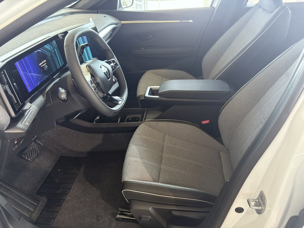 RENAULT Megane E-TECH Techno 220 Comfort Range