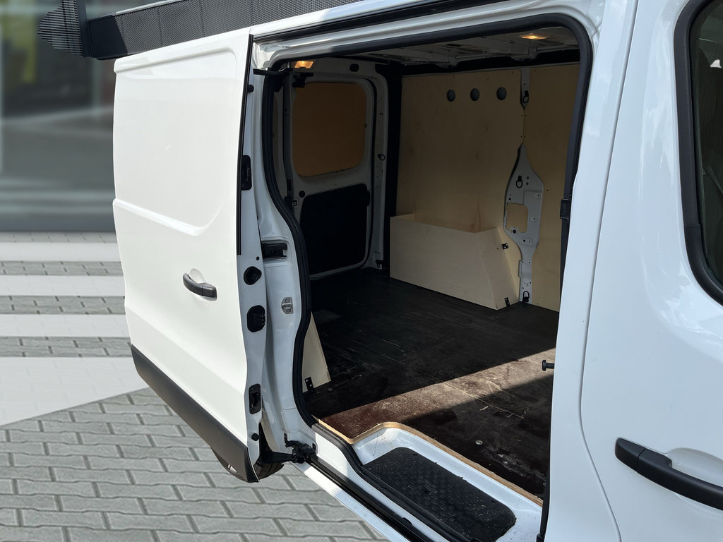 RENAULT Trafic Komfort L1H1 2,8t Dci 120 RF-Kamera, AHK RENAULT Trafic Komfort L1H1 2,8t Dci 120 RF-Kamera, AHK