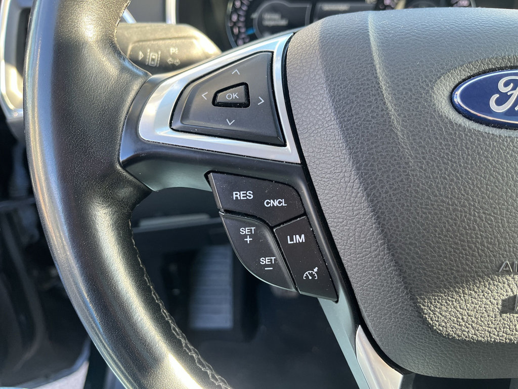 FORD S-Max 1.5 EcoBoost Titanium Pano-Dach,RF-Kamera FORD S-Max 1.5 EcoBoost Titanium Pano-Dach,RF-Kamera