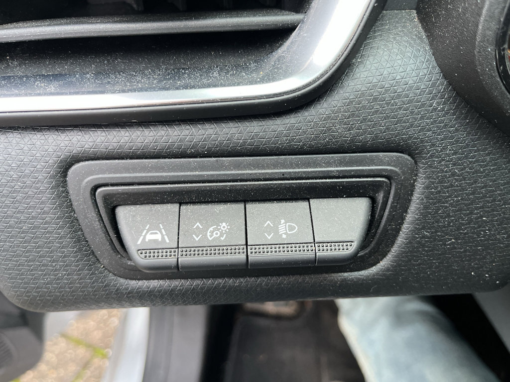 RENAULT Clio Equilibre TCe 90 LED, abn. AHK.