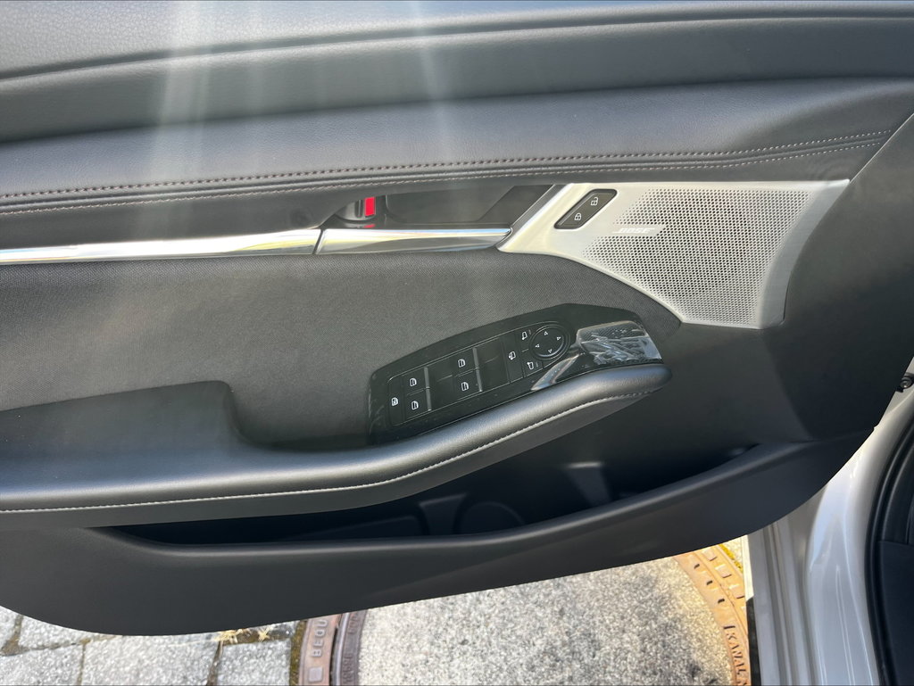 MAZDA 3 2.5L e-SKYACTIV G 140ps 6AT FWD Exclusive-line MAZDA 3 2.5L e-SKYACTIV G 140ps 6AT FWD Exclusive-line