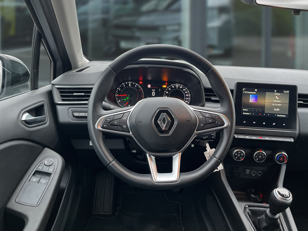 RENAULT Clio Equilibre TCe 90 LED, abn. AHK. RENAULT Clio Equilibre TCe 90 LED, abn. AHK.