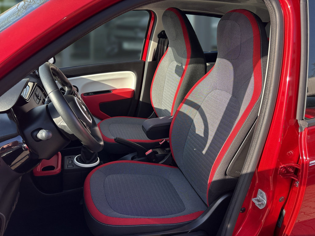 RENAULT Twingo Dynamique ENERGY TCe 90 E6 RENAULT Twingo Dynamique ENERGY TCe 90 E6