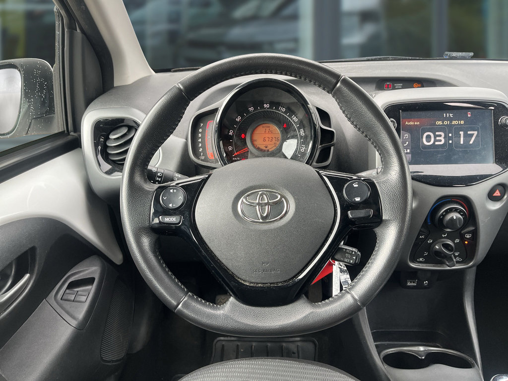 TOYOTA Aygo 1.0 x-Play RF-Kamera, Klima TOYOTA Aygo 1.0 x-Play RF-Kamera, Klima