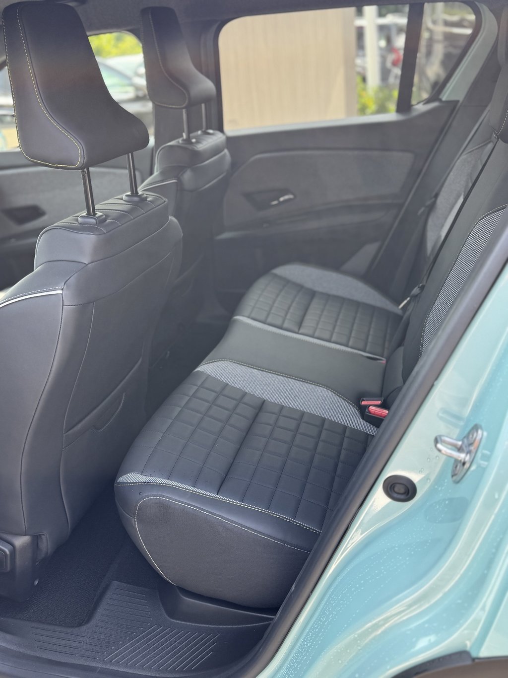 RENAULT R 4 E-Tech Iconic 150 Comfort Range