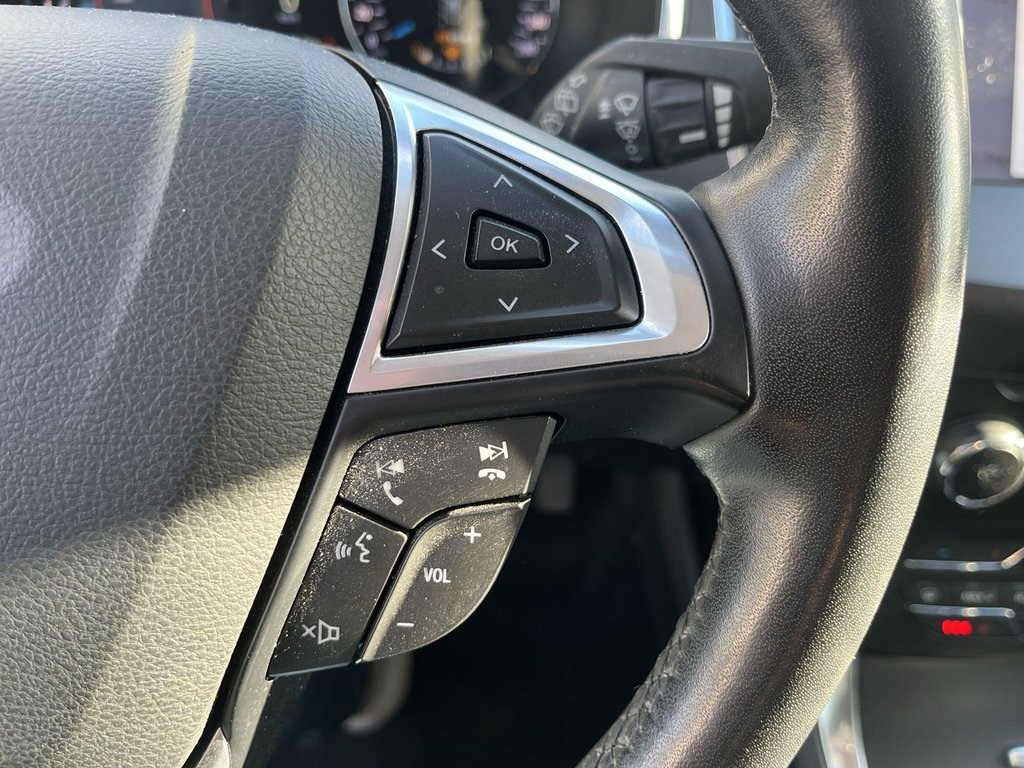 FORD S-Max 1.5 EcoBoost Titanium Pano-Dach,RF-Kamera FORD S-Max 1.5 EcoBoost Titanium Pano-Dach,RF-Kamera