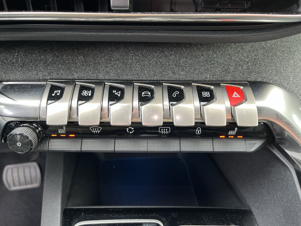 PEUGEOT 5008 1.2 PureTech 130 Allure Pack 7-Sitze, LED