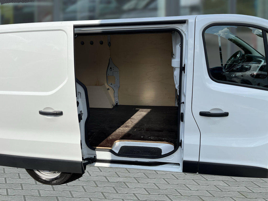 RENAULT Trafic Komfort L1H1 2,8t Dci 120 RF-Kamera, AHK RENAULT Trafic Komfort L1H1 2,8t Dci 120 RF-Kamera, AHK