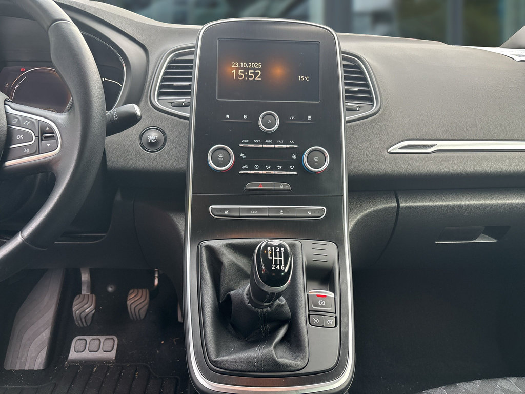 RENAULT Scenic LIMITED Deluxe ENERGY TCe 140