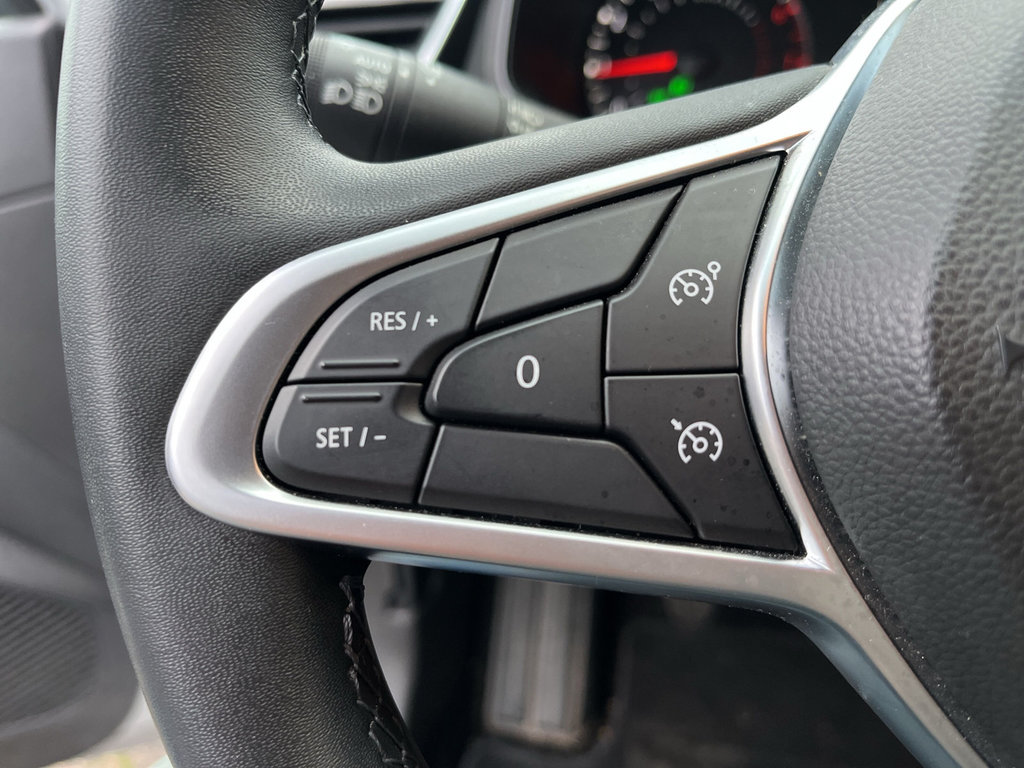 RENAULT Clio Equilibre TCe 90 LED, abn. AHK. RENAULT Clio Equilibre TCe 90 LED, abn. AHK.