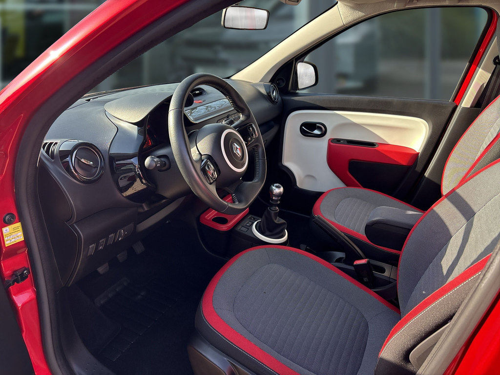 RENAULT Twingo Dynamique ENERGY TCe 90 E6 RENAULT Twingo Dynamique ENERGY TCe 90 E6