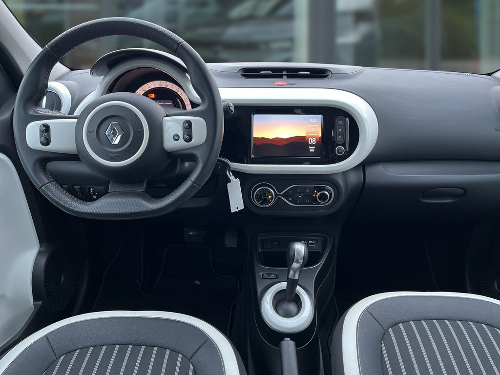 RENAULT Twingo E-Tech Techno RF-Kamera