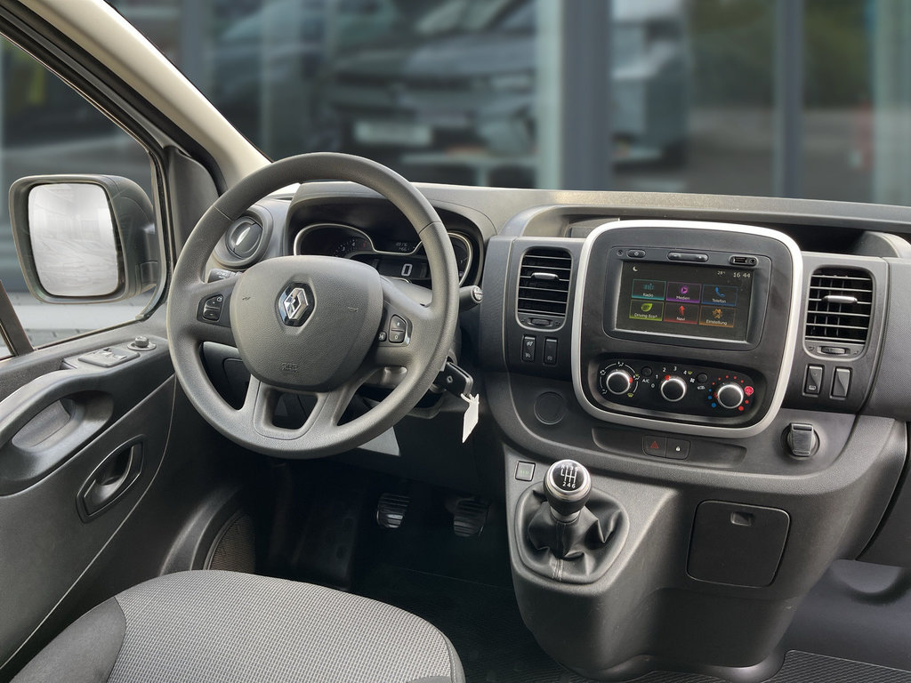 RENAULT Trafic Komfort L1H1 2,8t Dci 120 RF-Kamera, AHK RENAULT Trafic Komfort L1H1 2,8t Dci 120 RF-Kamera, AHK