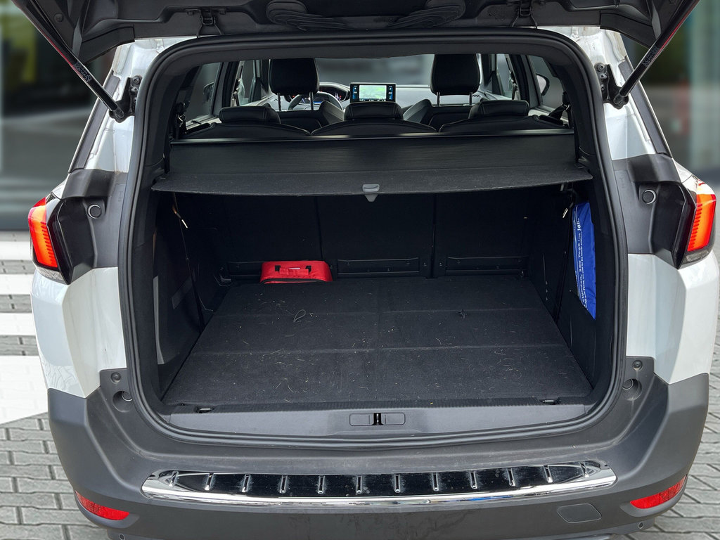 PEUGEOT 5008 1.2 PureTech 130 Allure Pack 7-Sitze, LED