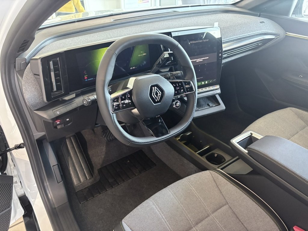 RENAULT Megane E-TECH Techno 220 Comfort Range