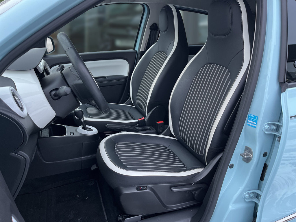 RENAULT Twingo E-Tech Techno RF-Kamera