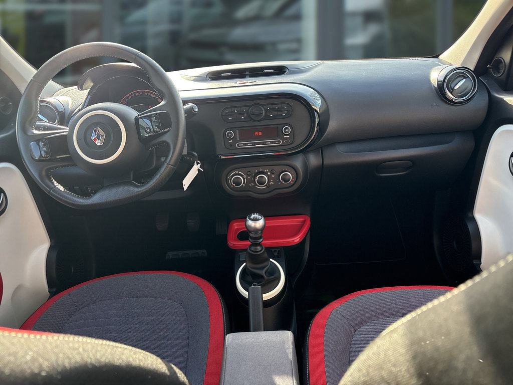 RENAULT Twingo Dynamique ENERGY TCe 90 E6 RENAULT Twingo Dynamique ENERGY TCe 90 E6