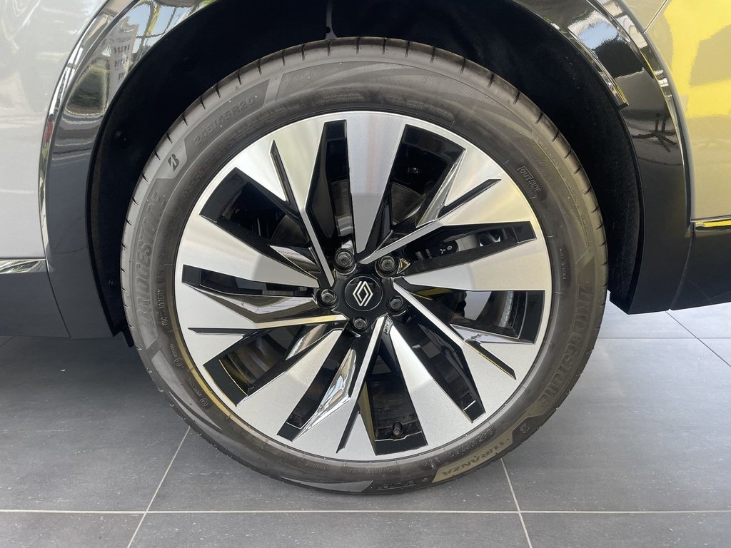 RENAULT Rafale Techno E-Tech Full Hybrid 200 RENAULT Rafale Techno E-Tech Full Hybrid 200