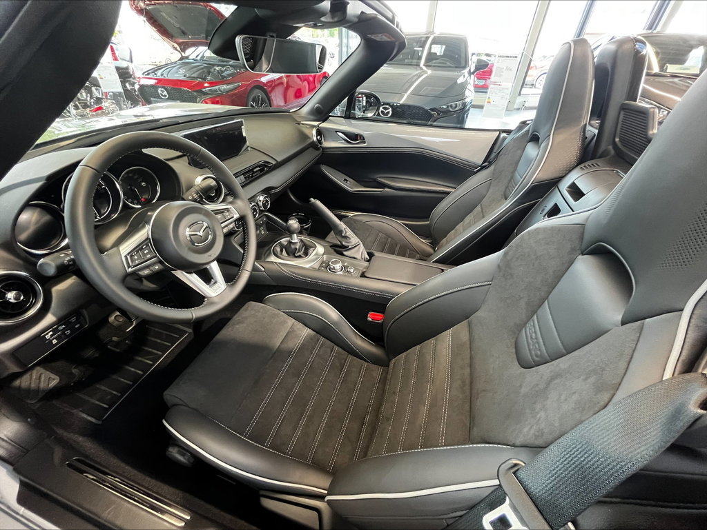 MAZDA MX-5 1.5L SKYACTIV-G 132 6MT RWD Homura MAZDA MX-5 1.5L SKYACTIV-G 132 6MT RWD Homura