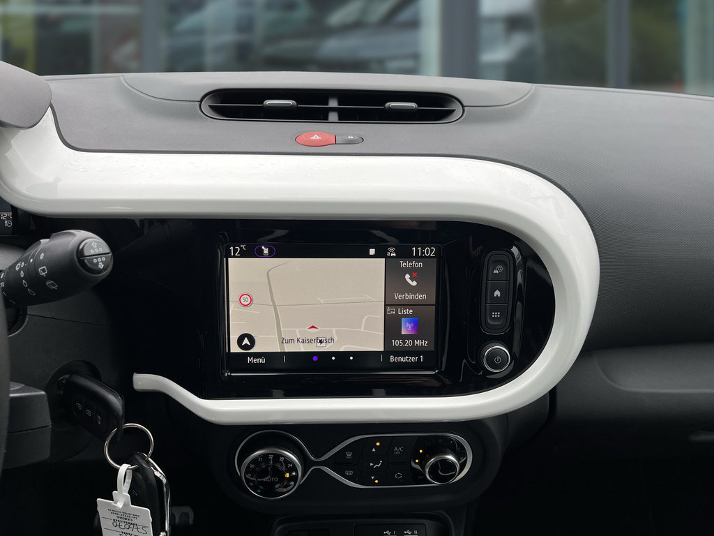 RENAULT Twingo E-Tech Techno RF-Kamera