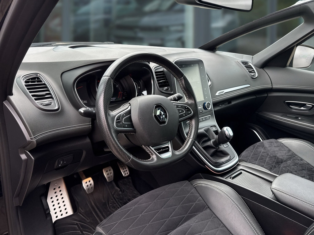 RENAULT Scenic IV BLACK Edition TCe 160 GPF RENAULT Scenic IV BLACK Edition TCe 160 GPF