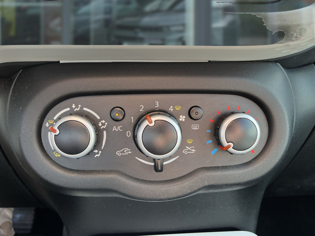 RENAULT Twingo Experience SCe 70 Klima/Radio RENAULT Twingo Experience SCe 70 Klima/Radio