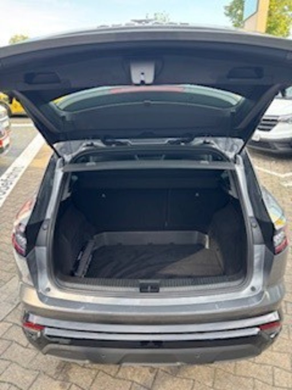 RENAULT Austral Equilibre Mild Hybrid 140 Auto RENAULT Austral Equilibre Mild Hybrid 140 Auto