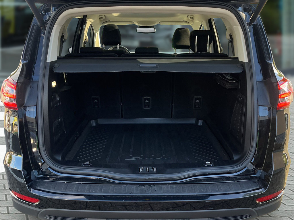 FORD S-Max 1.5 EcoBoost Titanium Pano-Dach,RF-Kamera FORD S-Max 1.5 EcoBoost Titanium Pano-Dach,RF-Kamera