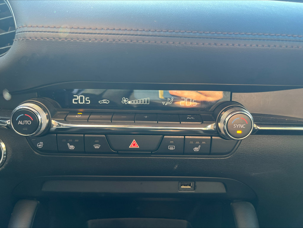 RENAULT Captur Techno Mild Hybrid 160 EDC Winter-Paket