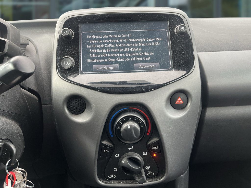 TOYOTA Aygo 1.0 x-Play RF-Kamera, Klima TOYOTA Aygo 1.0 x-Play RF-Kamera, Klima