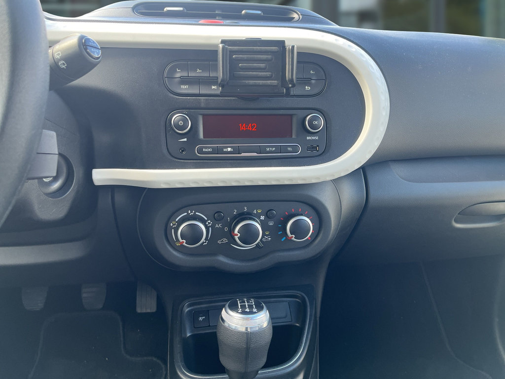 RENAULT Twingo LIMITED SCe 75 Klima+Radio RENAULT Twingo LIMITED SCe 75 Klima+Radio