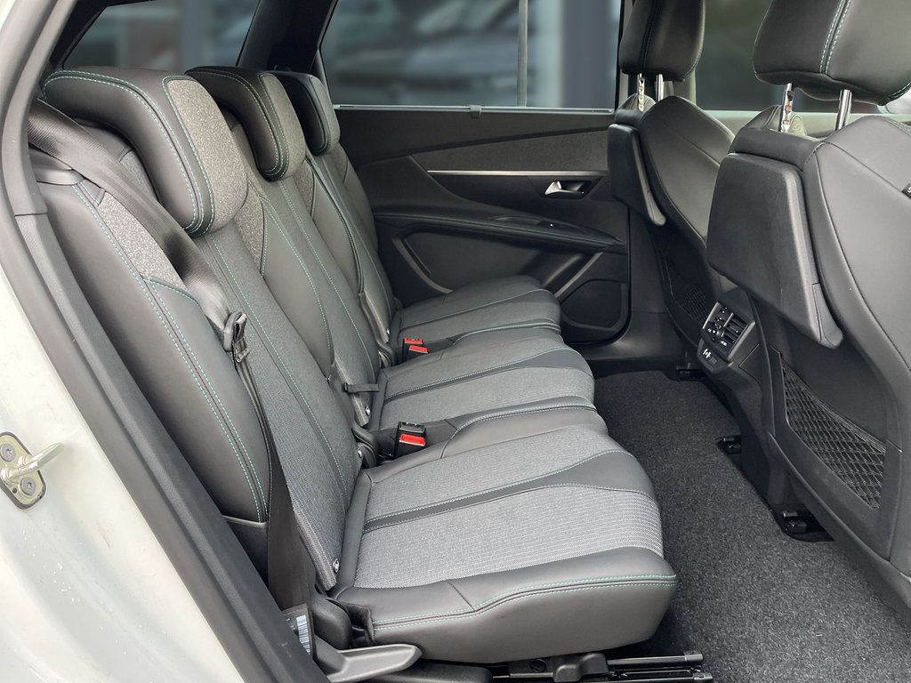PEUGEOT 5008 1.2 PureTech 130 Allure Pack 7-Sitze, LED