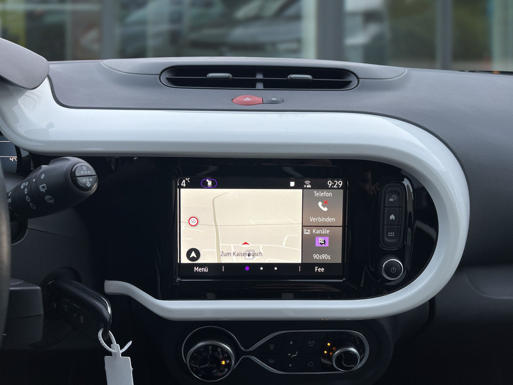 RENAULT Twingo E-Tech Techno RF-Kamera