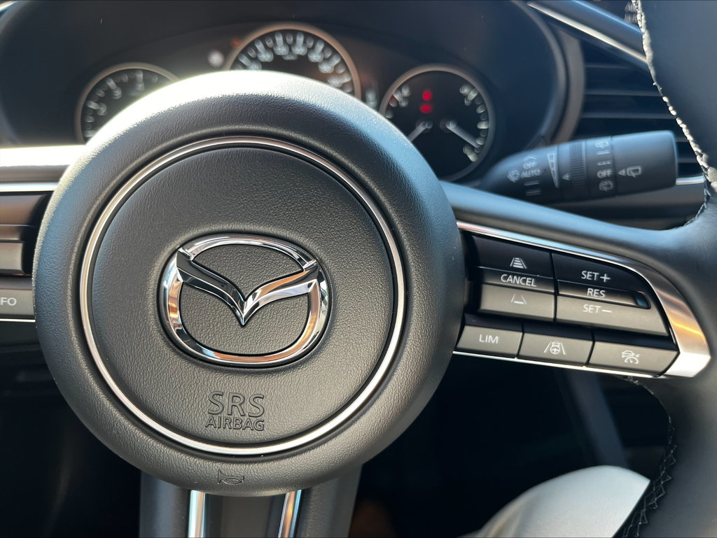 MAZDA 3 2.5L e-SKYACTIV G 140ps 6AT FWD Exclusive-line MAZDA 3 2.5L e-SKYACTIV G 140ps 6AT FWD Exclusive-line