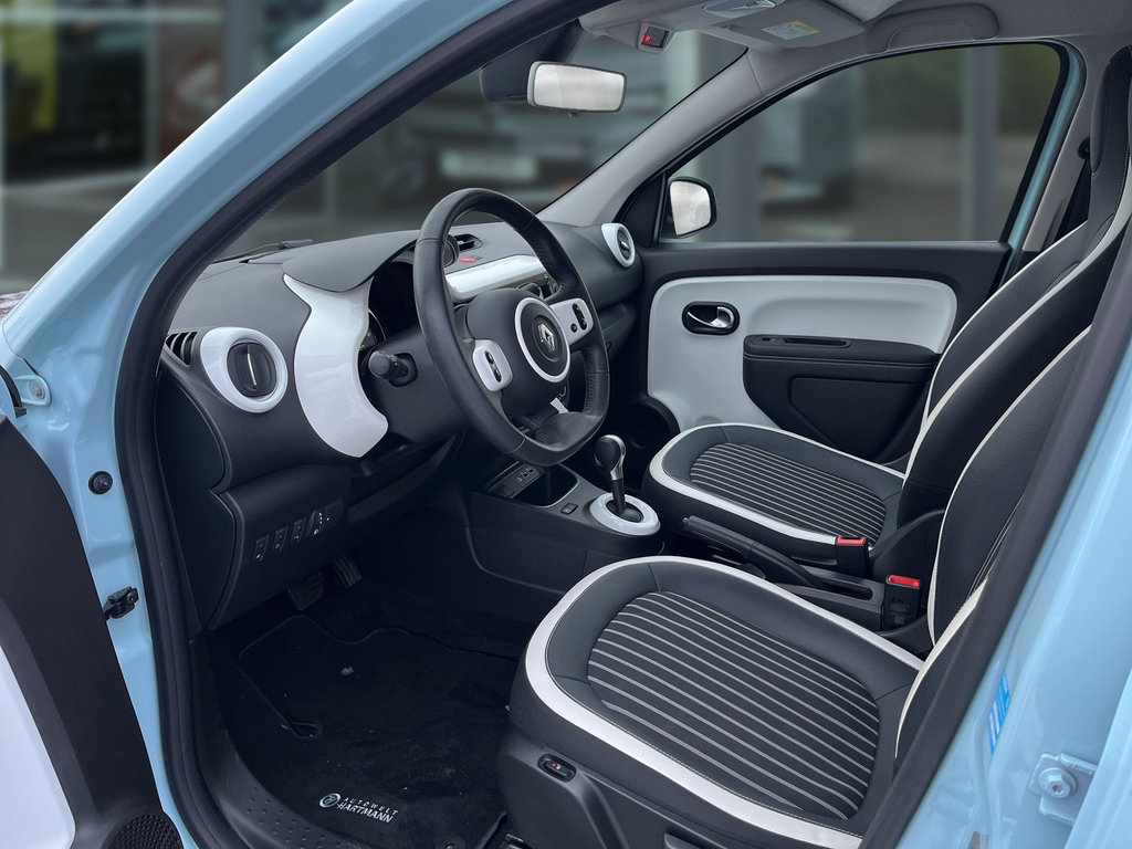 RENAULT Twingo E-Tech Techno RF-Kamera
