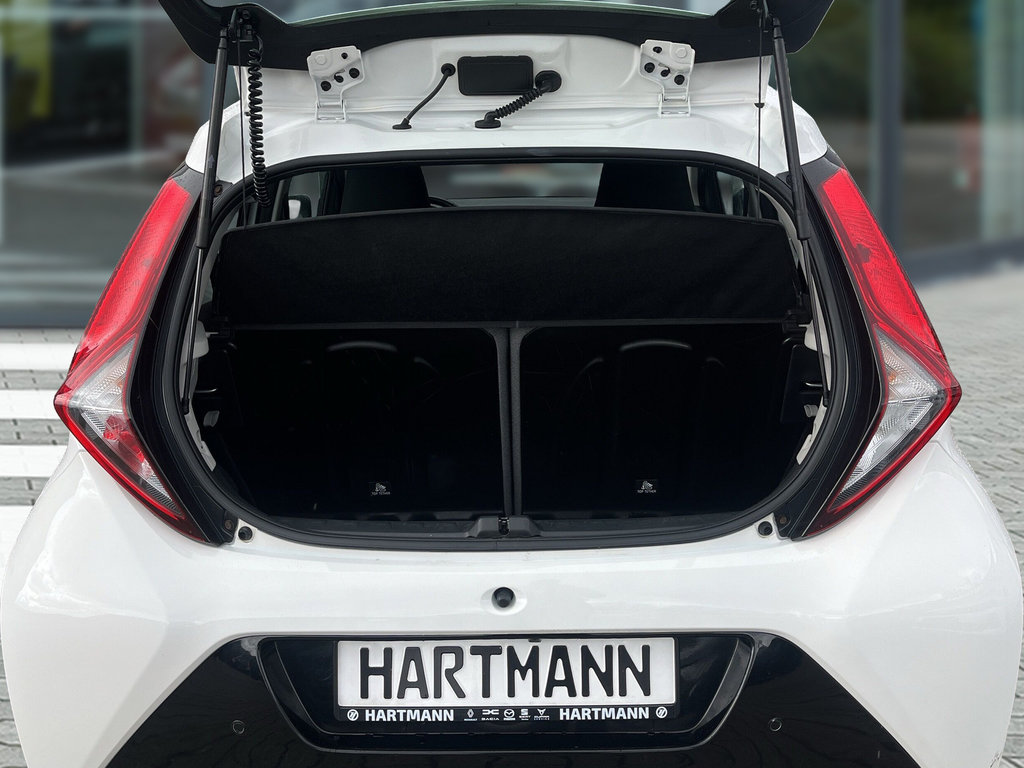 TOYOTA Aygo 1.0 x-Play RF-Kamera