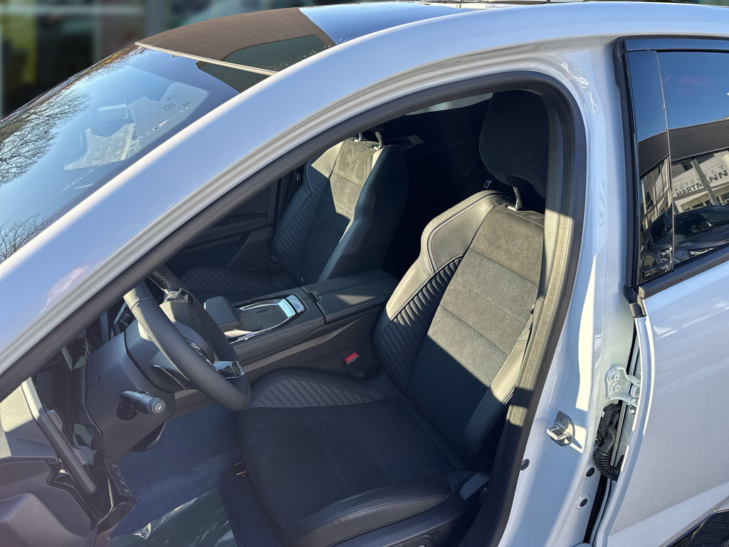 RENAULT Rafale Atelier Alpine E-Tech Plug-in Hybrid 300 RENAULT Rafale Atelier Alpine E-Tech Plug-in Hybrid 300