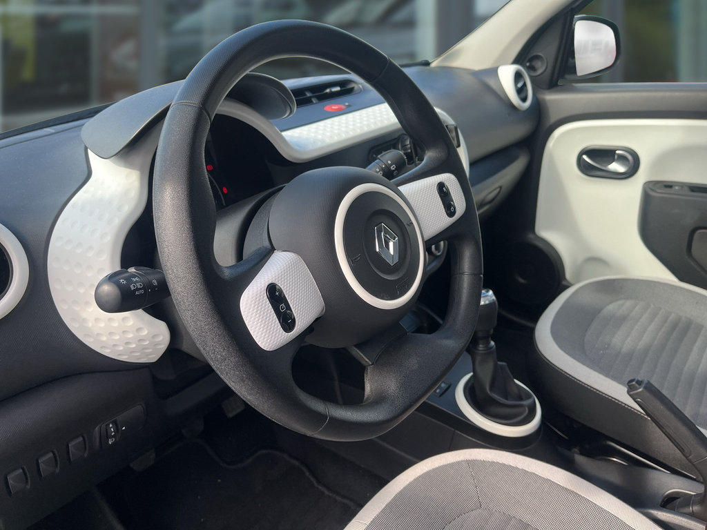 RENAULT Twingo LIMITED SCe 75 Klima+Radio RENAULT Twingo LIMITED SCe 75 Klima+Radio