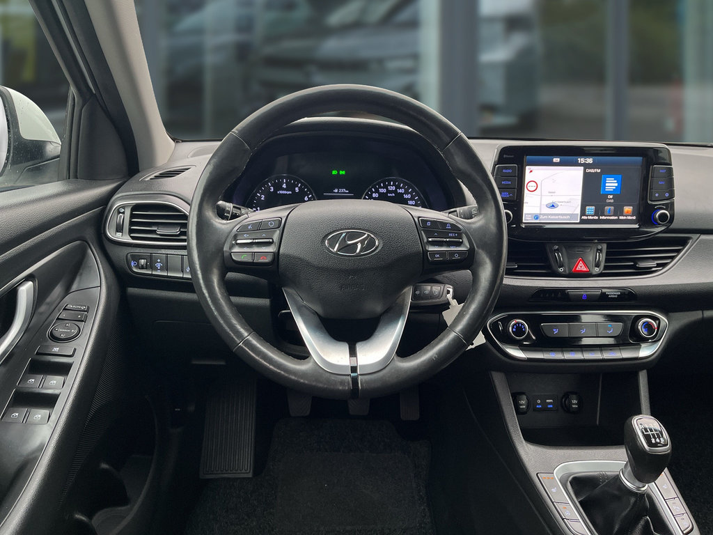 HYUNDAI i30 CW Trend 1,4 T-Gdi RF-Kamera, Carplay