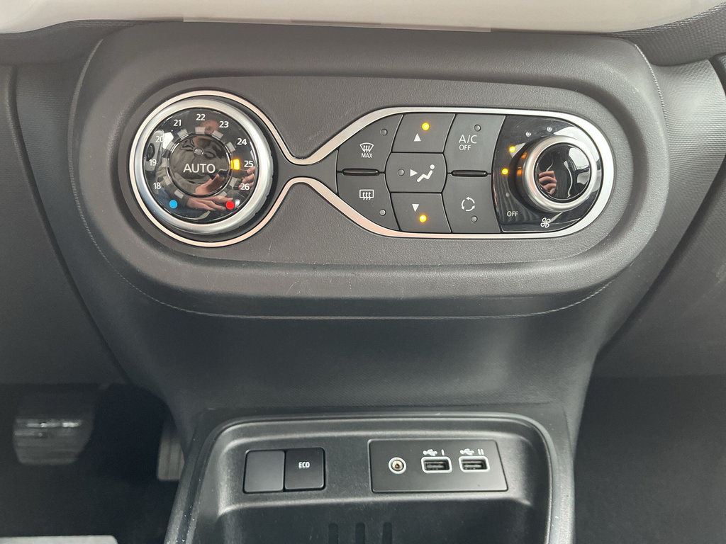 RENAULT Twingo E-Tech Techno RF-Kamera