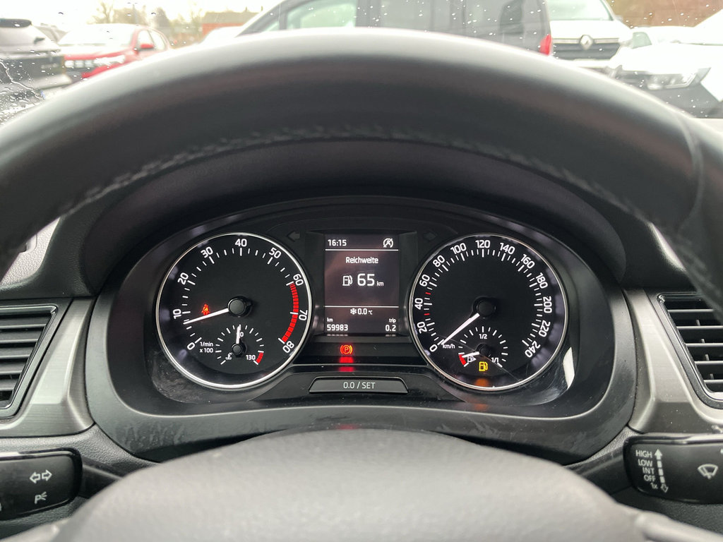 SKODA Rapid 1.2 TSI Spaceback "Joy " Smart-Link, Xenon