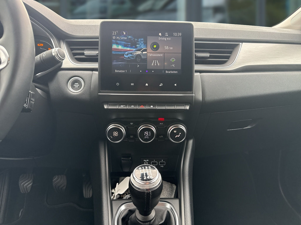 RENAULT Captur INTENS TCe 140 RENAULT Captur INTENS TCe 140