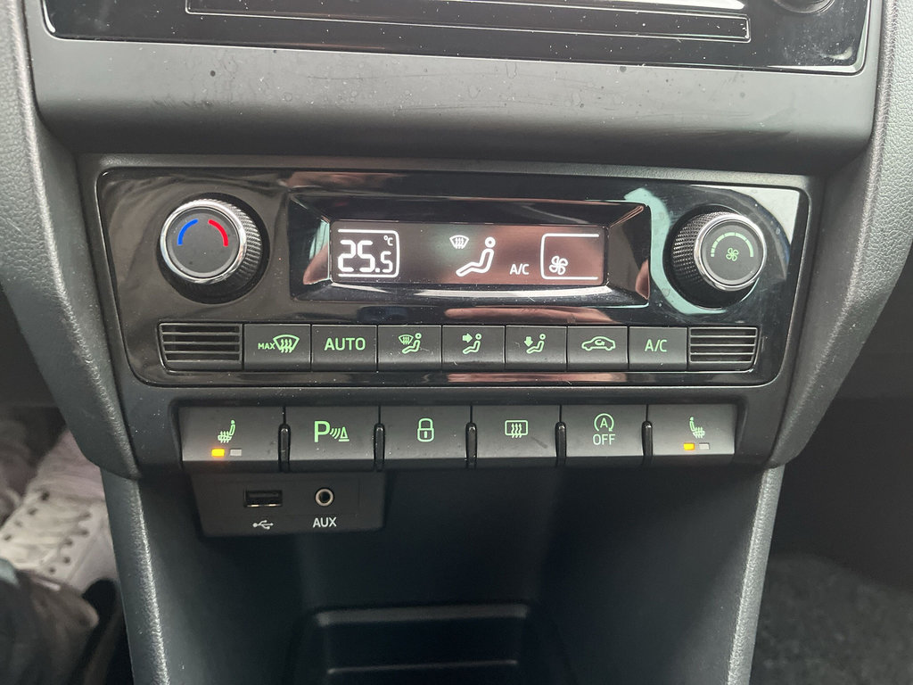 SKODA Rapid 1.2 TSI Spaceback "Joy " Smart-Link, Xenon