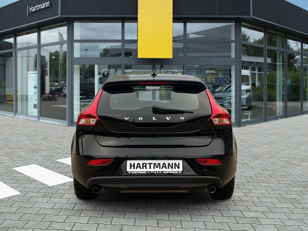 VOLVO V40 T3 1.5 Momentum 40 VOLVO V40 T3 1.5 Momentum 40