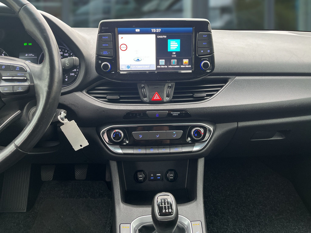 HYUNDAI i30 CW Trend 1,4 T-Gdi RF-Kamera, Carplay