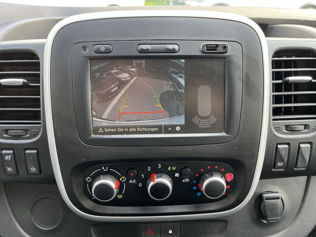 RENAULT Trafic Komfort L1H1 2,8t Dci 120 RF-Kamera, AHK RENAULT Trafic Komfort L1H1 2,8t Dci 120 RF-Kamera, AHK