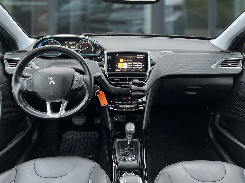 PEUGEOT 2008 1.2 PureTech 130 Allure Sicht-Paket