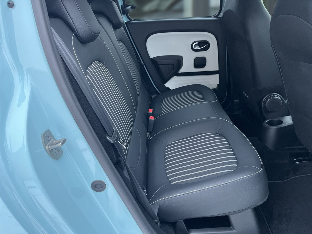 RENAULT Twingo E-Tech Techno RF-Kamera