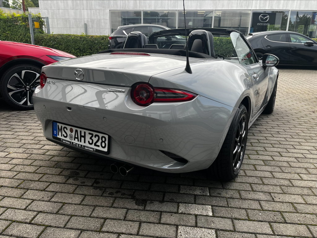 MAZDA MX-5 1.5L SKYACTIV-G 132 6MT RWD Homura MAZDA MX-5 1.5L SKYACTIV-G 132 6MT RWD Homura